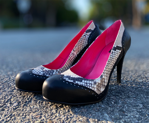 MIMI LEATHER PUMPS IN SNAKESKIN PRINT & BLACK
